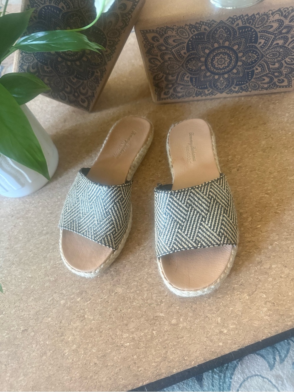 Tommy Bahama Black and Cream Woven Espadrille Slide Mules